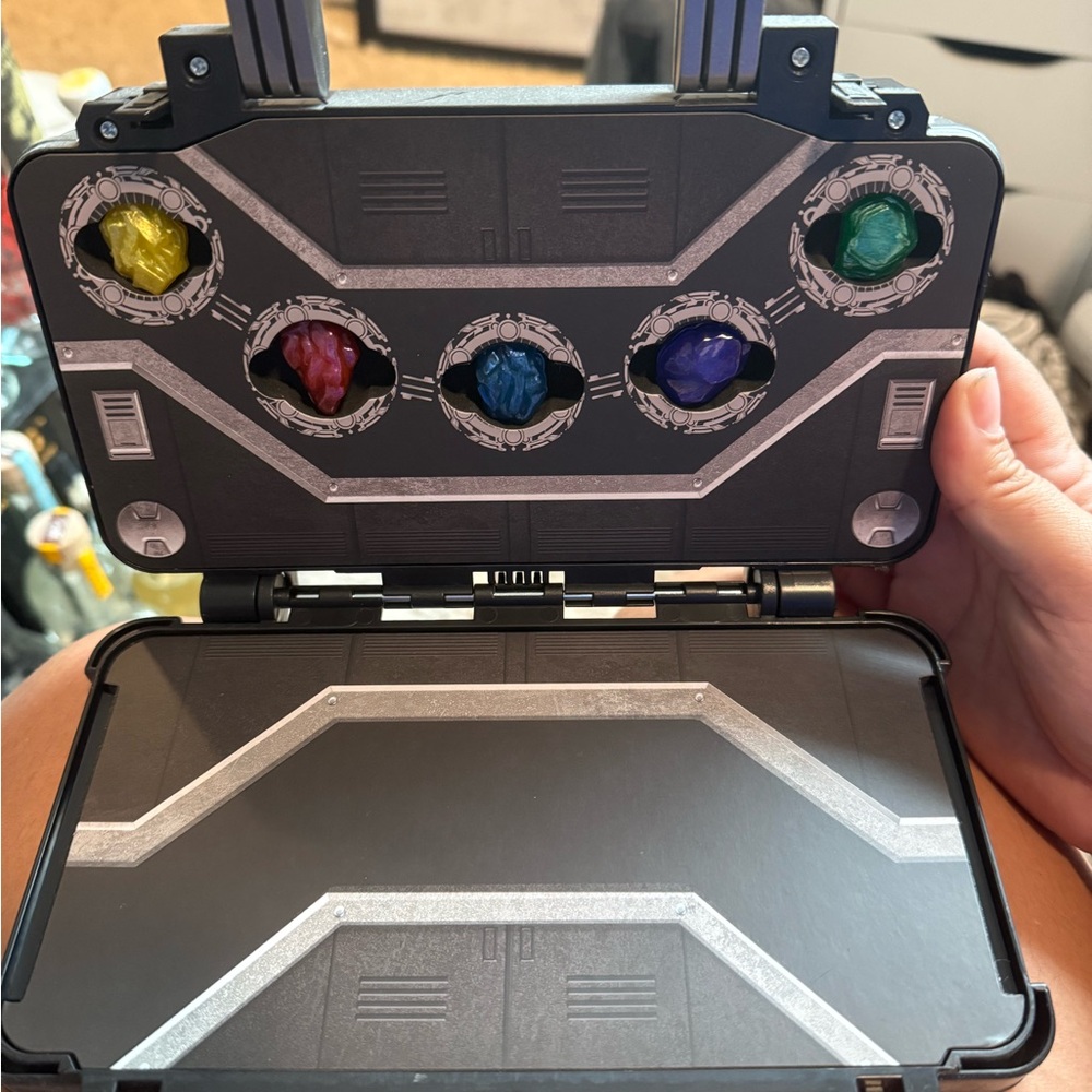 Disney Parks Guardians Of The Galaxy Cosmic Rewind Thanos Infinity Stone Case